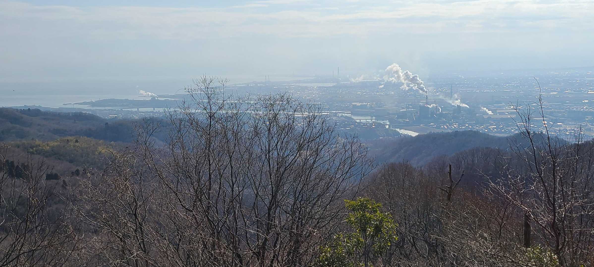 悪王子からの眺め。。
今日は予報通りの曇り空⛅