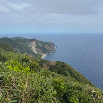 展望デッキから左(北側)には石門崎が見える。