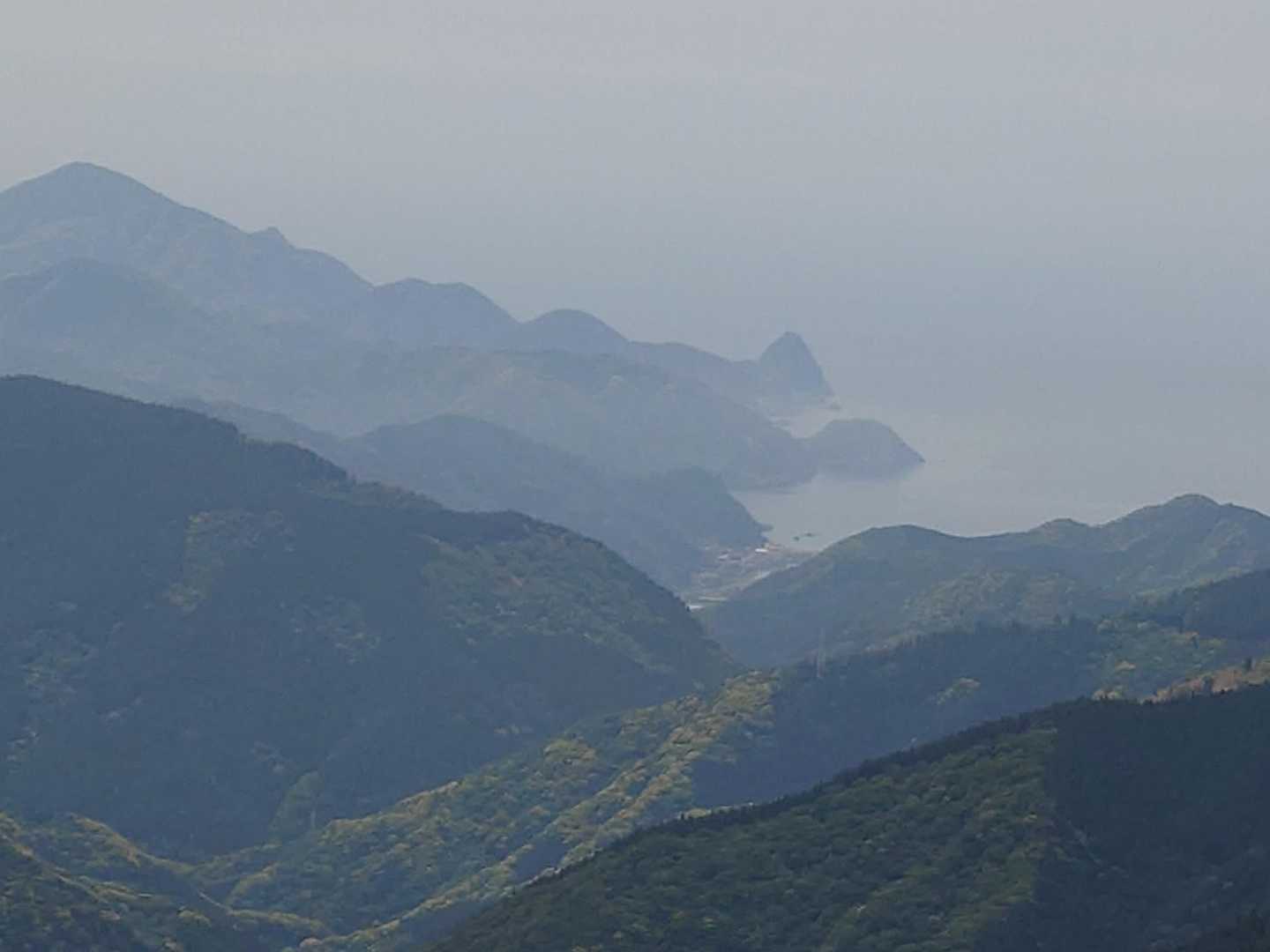 展望台から雲見の烏帽子山