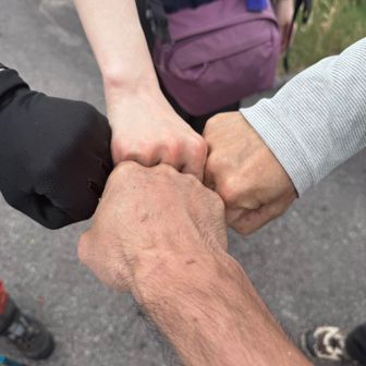 なかなかなアドベンチャーな道のりも無事にクリアしてお疲れ様のグータッチ🤜⋆͛🤛✨