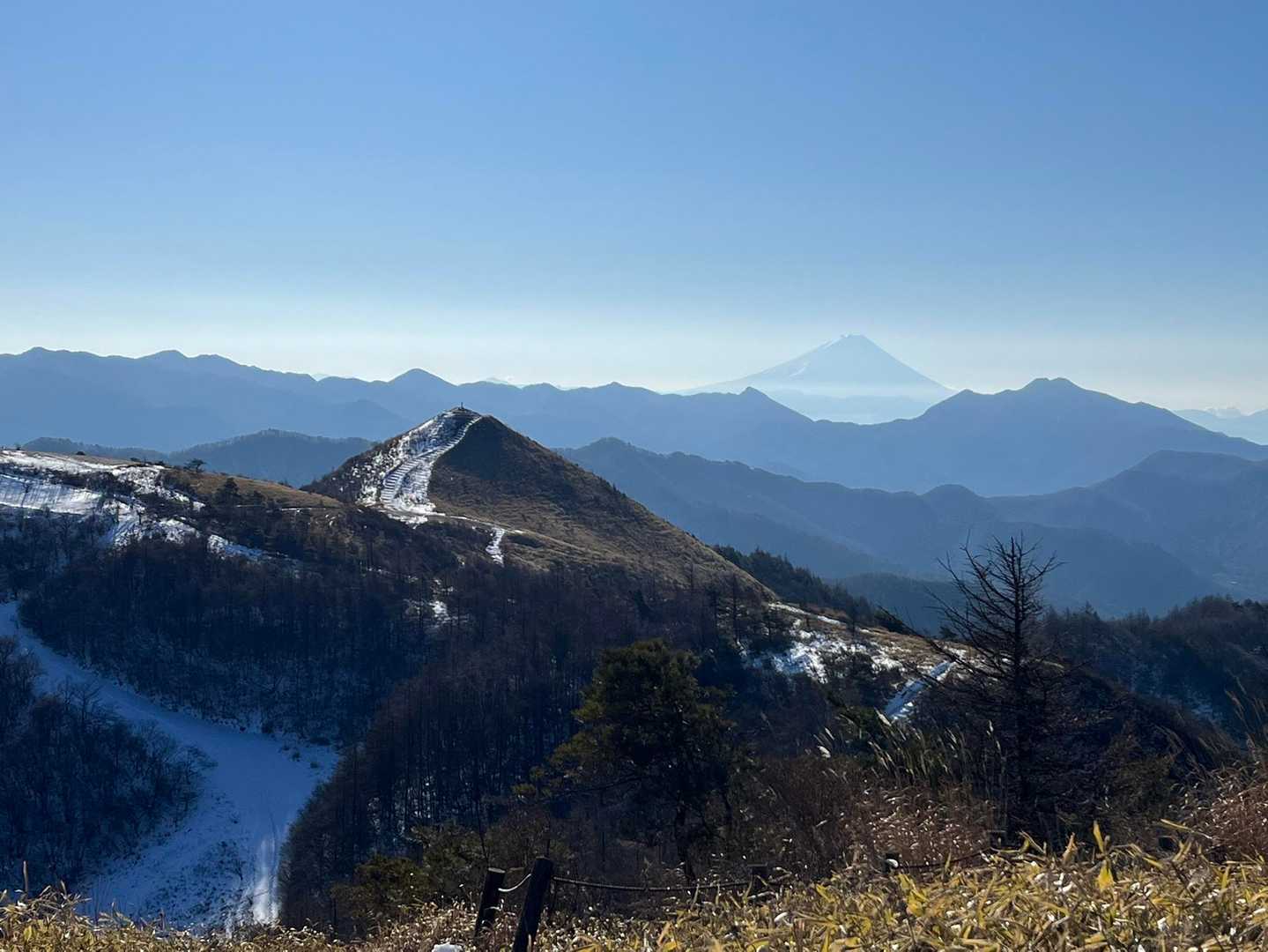 これから行く飯盛山。
富士山も綺麗です🗻