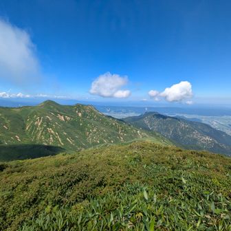 牛ヶ岳の先の展望スポット