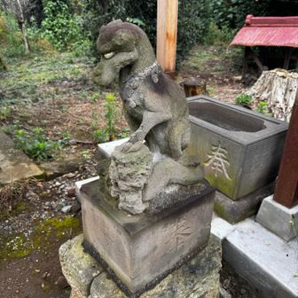 狛犬
これも首を繋いでいる
