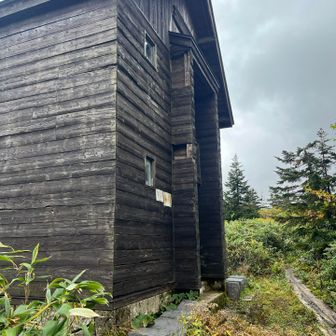 田代平小屋
中はまぁまぁキレイ