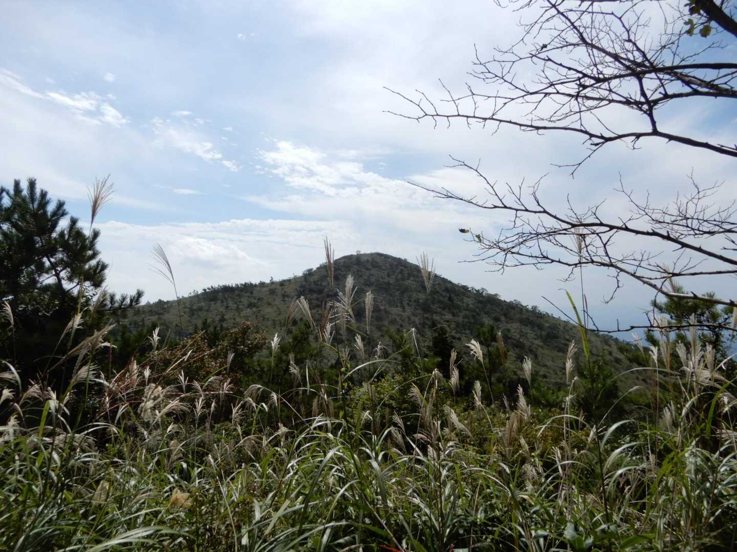 目指す雨山