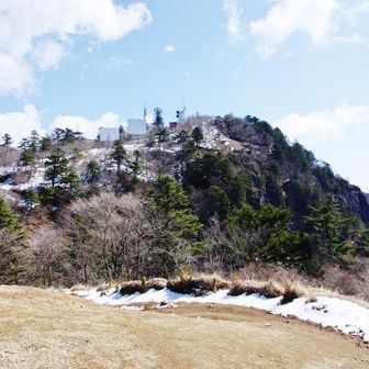 振り返って、三ッ峠山の山頂