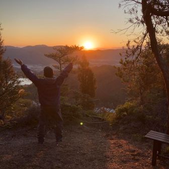 またまたセルフタイマーで。これ、お年賀メッセージ用にします。