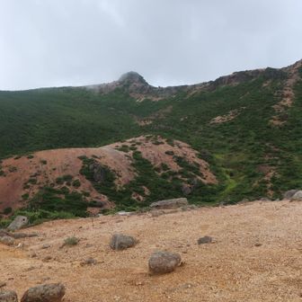 峰の辻で昼食。ゴロゴロ聞こえてきた💦