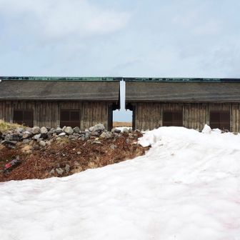 立山室堂にある最古の山小屋。今は展示館のよう。
