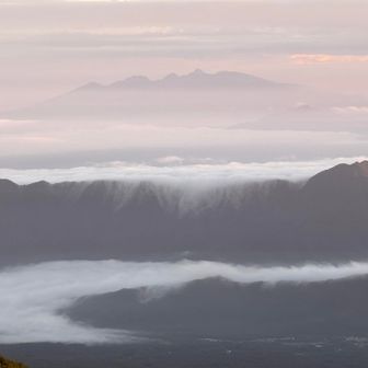 雲海の滝とその奥には八ヶ岳⛰️✨