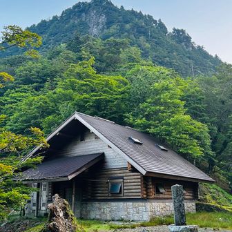 行者還避難小屋