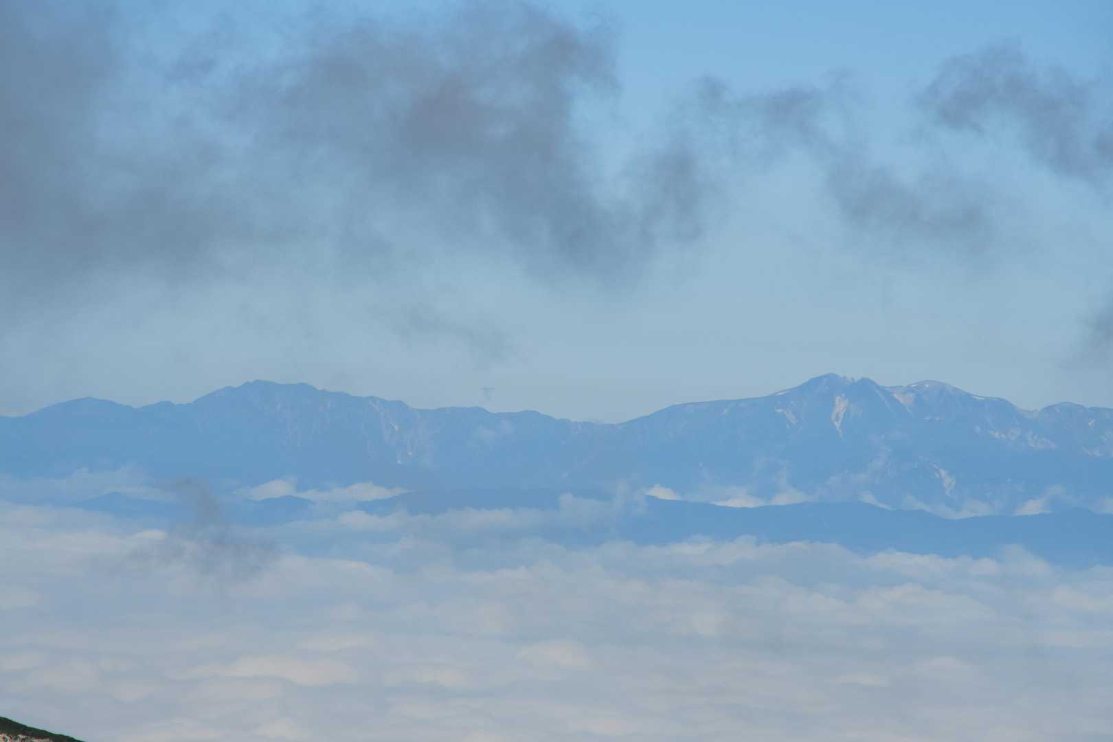 別山（左）　白山（右）