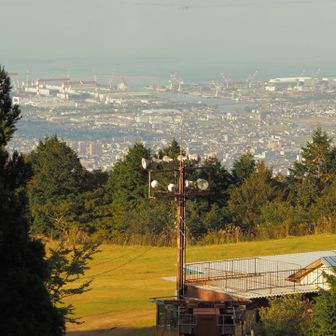 何とか間に合いそうなので寄り道
瀬戸内海側はとっても天気が良く、西条市街地もよく見える