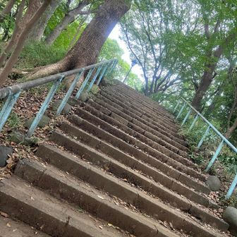 この高台の上が摺鉢山。