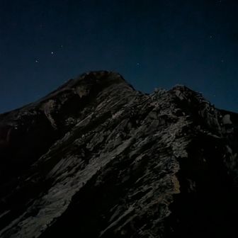 振り返り👀
常念岳から下ってきた
夜の山歩は最大限の注意で歩きますね🙇‍♂️
