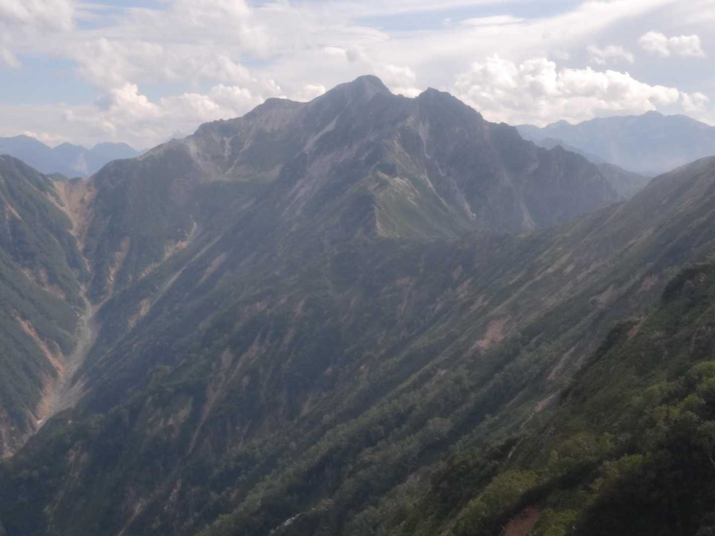 鹿島槍も近くなる
朝日岳、白馬もよく見えた☆*´∀`)ﾉ *