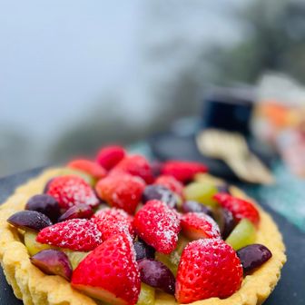 本日は季節のフルーツタルト🍓
昨日スーパーでいちごの特売🤭
さがほのか🍓佐賀県生まれの甘みの強いいちごです✨