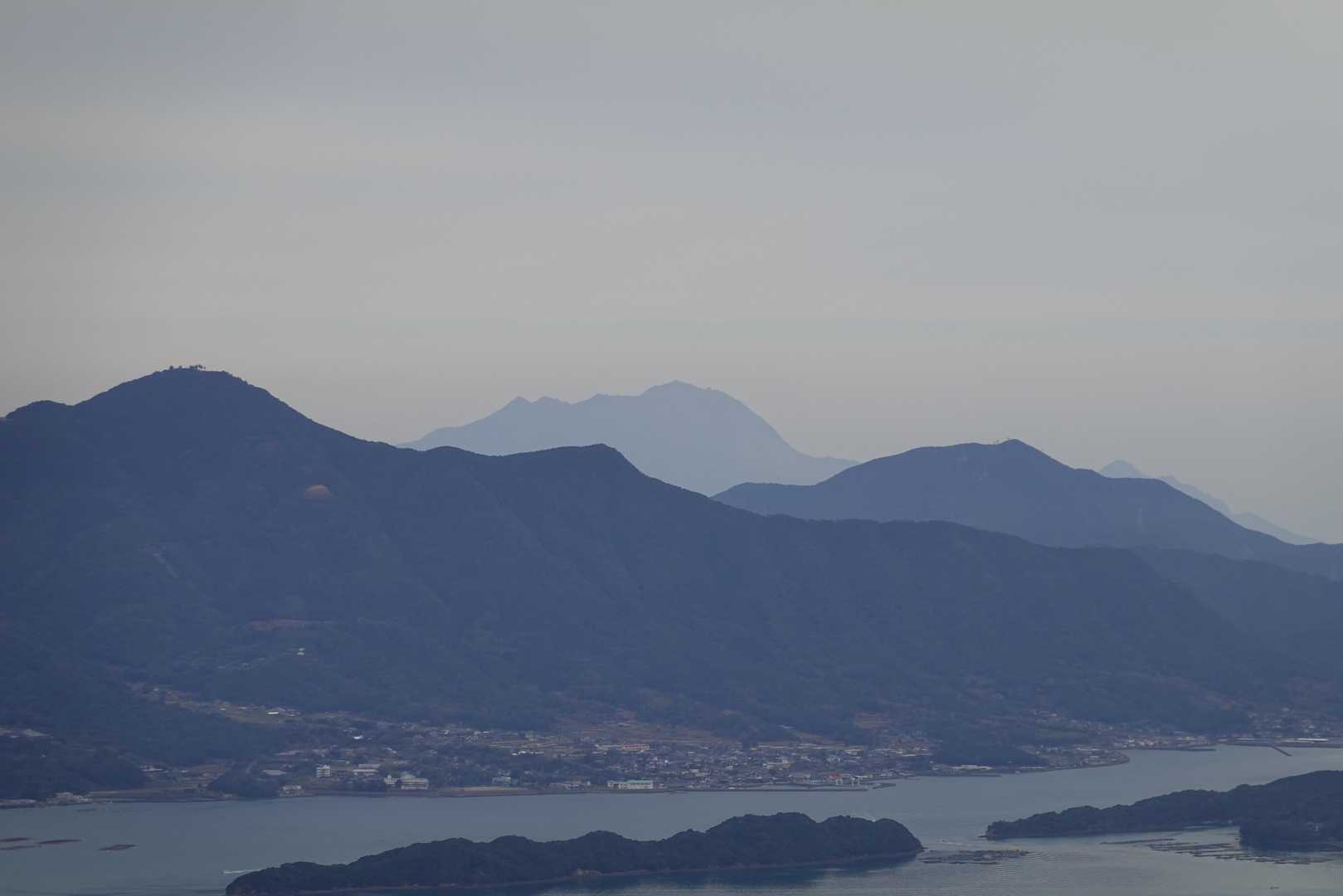 奥は雲仙普賢岳