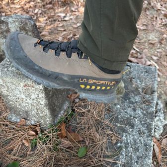 この時すでに
左の踵は水脹れが出来ているのであった😖