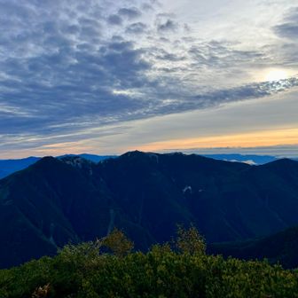 目の前には鳳凰三山