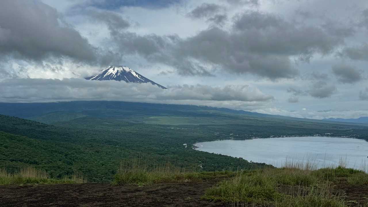 鉄砲木ノ頭から富士山と山中湖