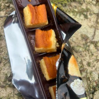 休憩に
一口チーズケーキ（写真撮る前に食べた姉笑）と