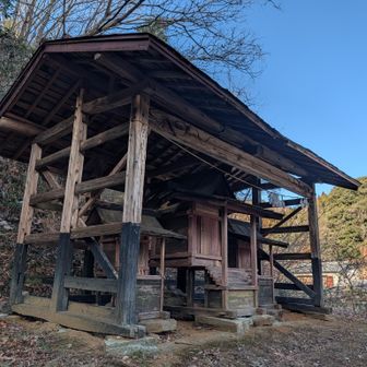 メンテされてなさそうだけれど社跡？