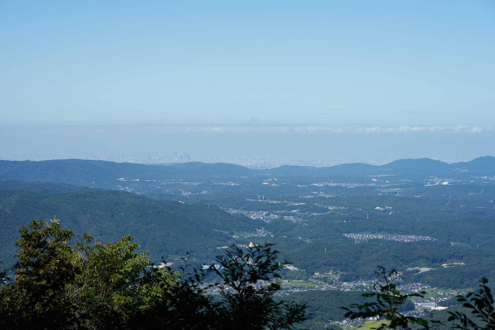 伊吹山は雲がかかっていたけれど、今日は名古屋ビル群がよく見えていました🏙️