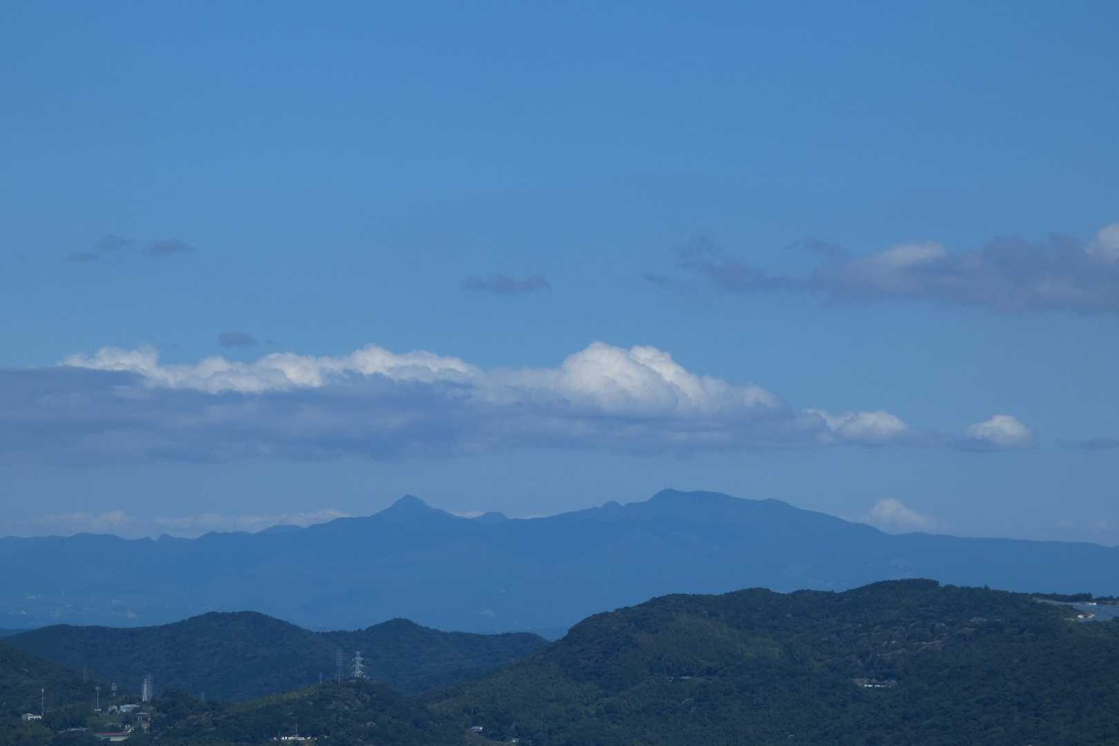 多良山系🤩ｳﾋｬ！
経ヶ岳の山容、カッコいいですね〜👍