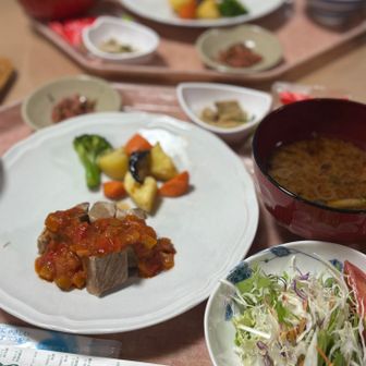 分厚いお肉🤤赤味噌
りんごパイのお菓子も付いて
