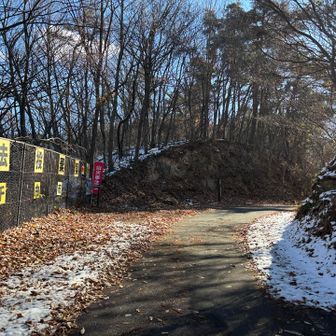 途中で猟師さんに会いました🧔‍♂️

宮坂峠を通過〜