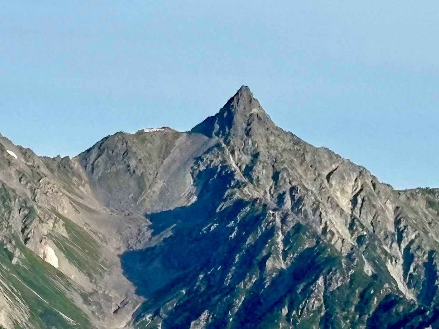 横では槍ヶ岳が⛰️