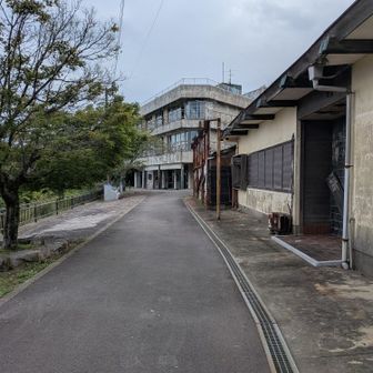 屋島、一等の観光地のわりに廃墟も多いのが謎。