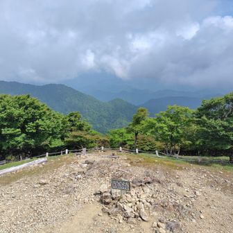 日出ケ岳山頂