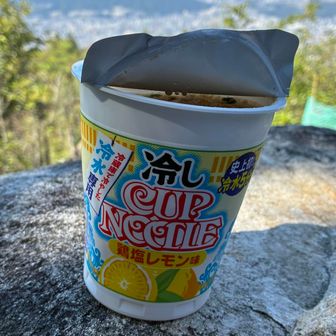 てっきり食べたと思ってた冷しカップヌードル
有らぬ所から出てきた😅
ブーム来なかったね😭