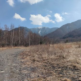 振り返り木曽駒ヶ岳🏔️と麦草岳

なかなか思う登山ができなかった
❄雪山行けて良かった✨

そして🈁は若かりし頃
週3回ナイター⛷️スキーにきた場所🎶懐かしいなぁ🥰

最後にアイゼン落としたこと気づかず拾って下さり🚙車まで届けて下さったお兄さんありがとうございました💞

今日出会った皆様に感謝💖
お疲れ様でした🍀