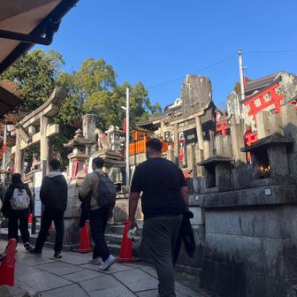 山頂
参拝客もたくさん