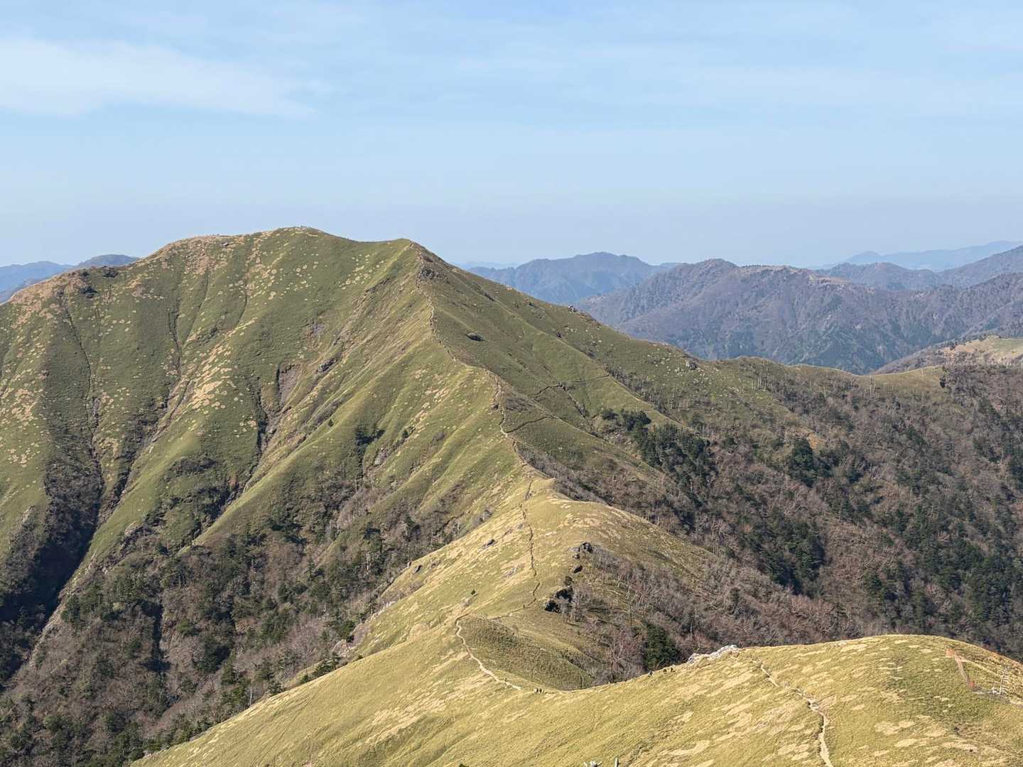 剣山王道コース | 四国の空に浮かぶ稜線美を歩くの写真