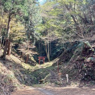 焼森山雷神神社の入口