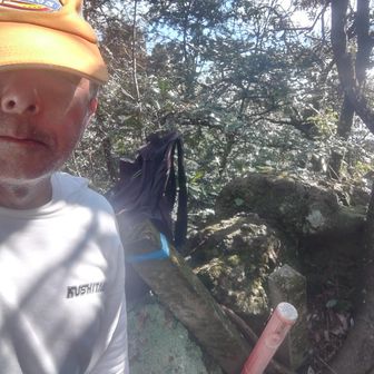 にわとりがおえぼし🐓
鶏ケ烏帽子ネットで読みを調べたら出てきました(お)が気になります😯
うちのAIも読み方に苦戦していて何回も
調べると読み方が変わります🤖
でも僕は(にわとりがおえぼし)が
ミッシェルガン エレファントに似ていて、カッチョエエと思います🎙️