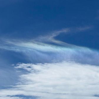 よーく見ると🌈