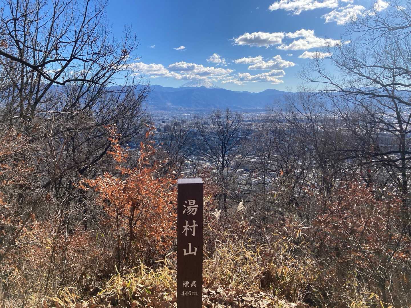 法泉寺山往復 | 武田の城址が息づく歴史の山、甲府の街を見守る戦国ロマンの散歩道の写真