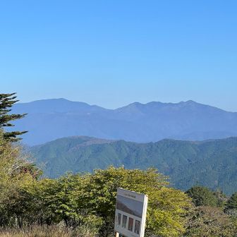 南アルプス展望駐車場🅿️からの　恵那山と大川入山