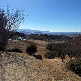 末広山から駿河湾
さっき登った香貫山も見える