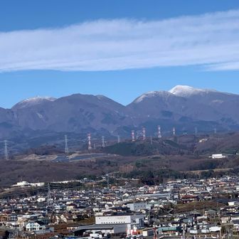 右に浅間山。
その左は、隠浅間山？
いやいや赤城山らしい。