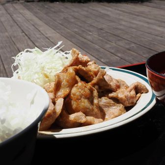 お腹すいたので桧枝岐小屋さんでお昼ご飯
焼肉定食 ¥1,500