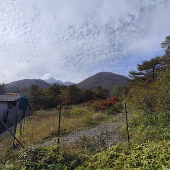 丸山を望む