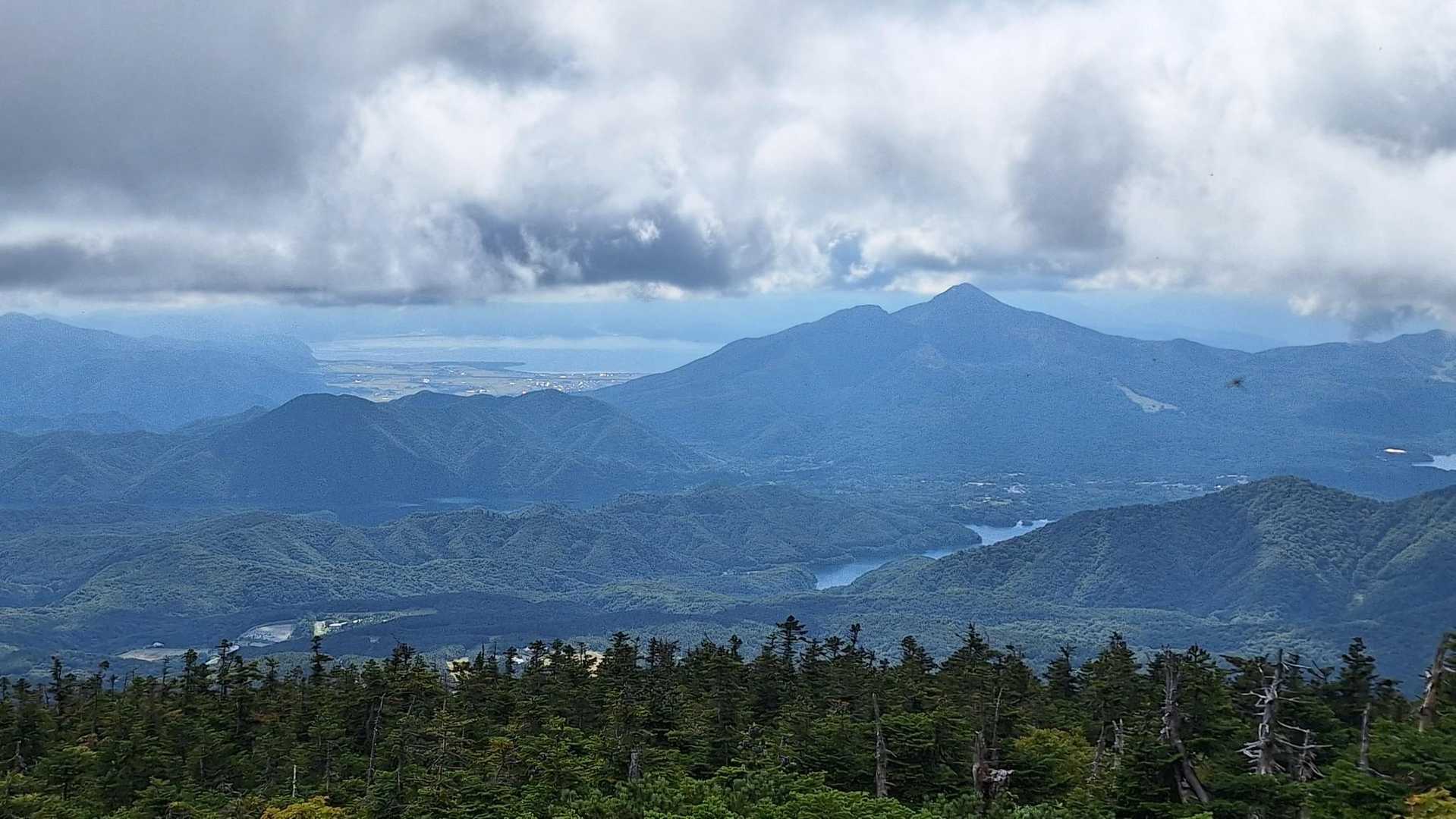 何とか到着。
磐梯山と猪苗代湖が見えた👀