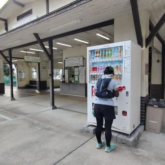 信貴山口駅に降りられるケーブルカーの高安山駅。自販機がありがたいね。👍
