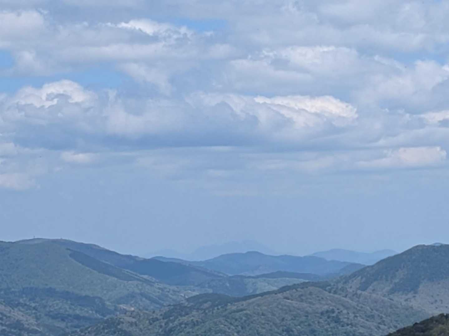 ずっと先には三瓶山も